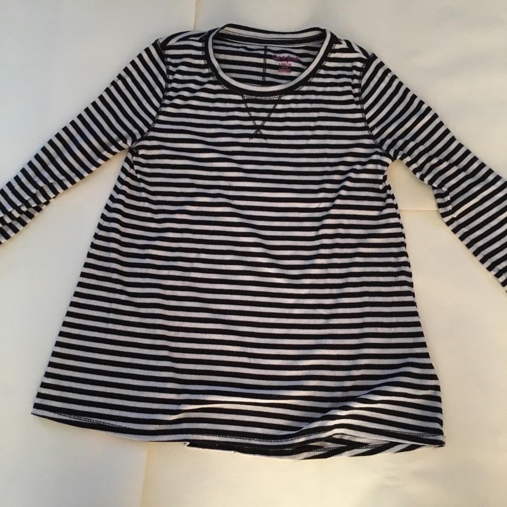 Black & white girls long sleeve shirt